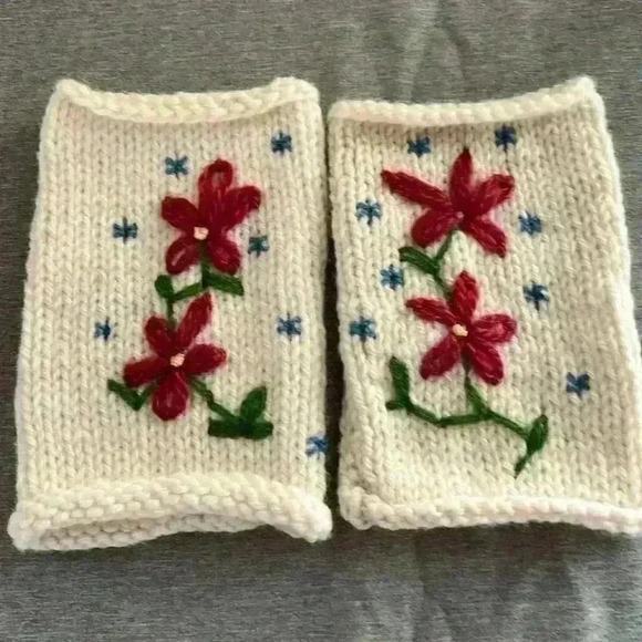Fingerless Gloves wrist warmers  beige with flowers Warm HandCrafted OSFM - Picture 1 of 7